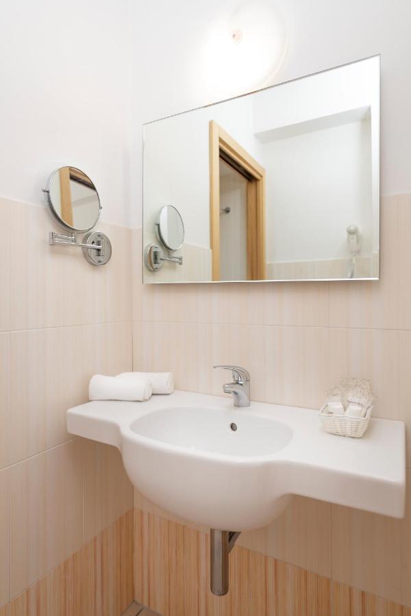 Residence Quadrifoglio Червия Екстериор снимка