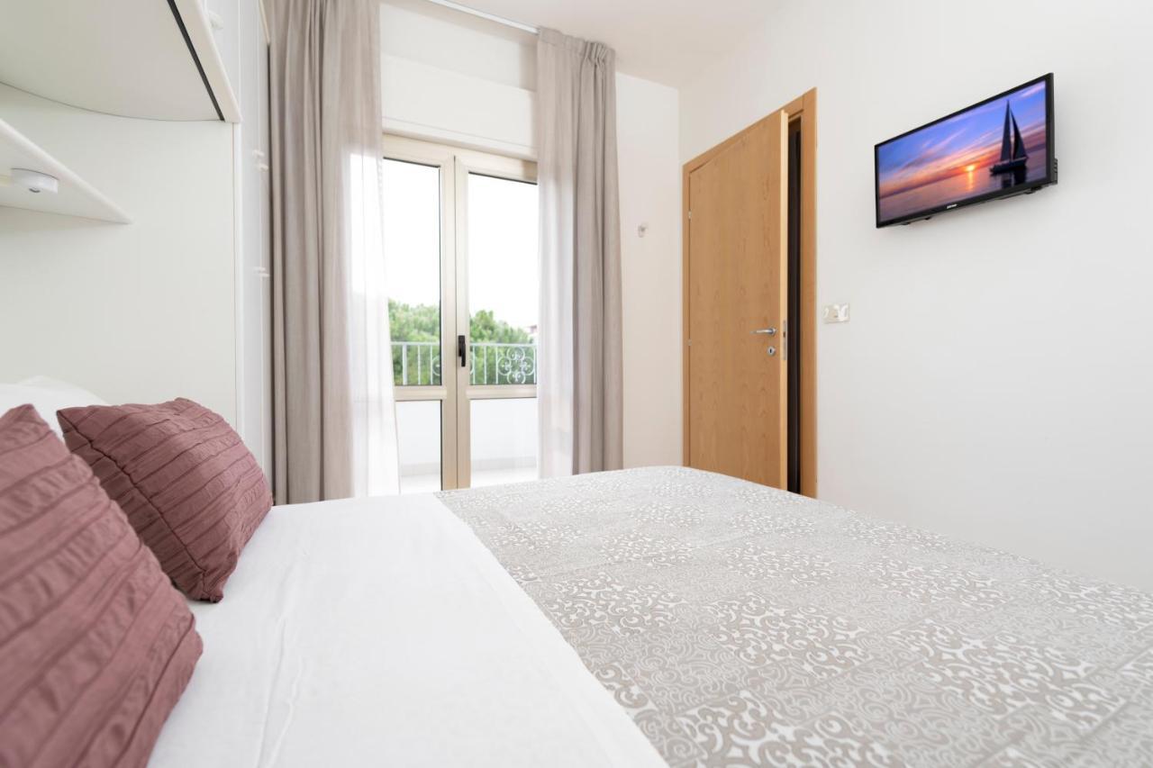 Residence Quadrifoglio Червия Екстериор снимка
