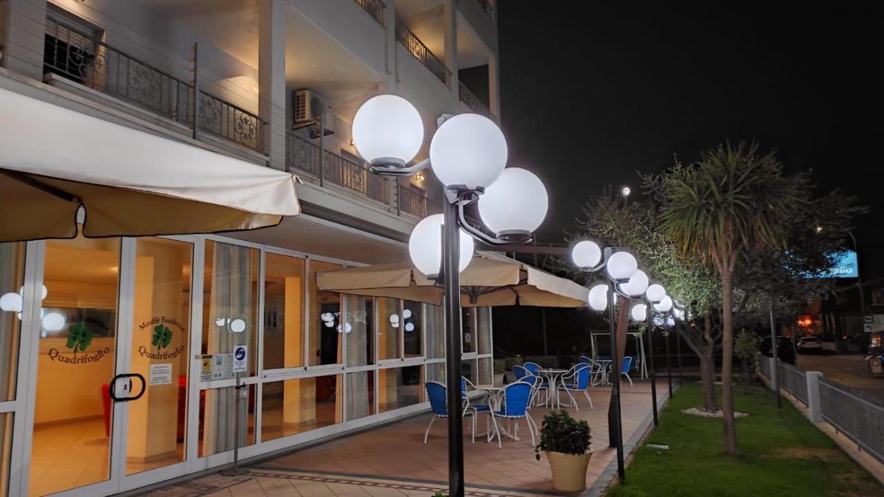 Residence Quadrifoglio Червия Екстериор снимка