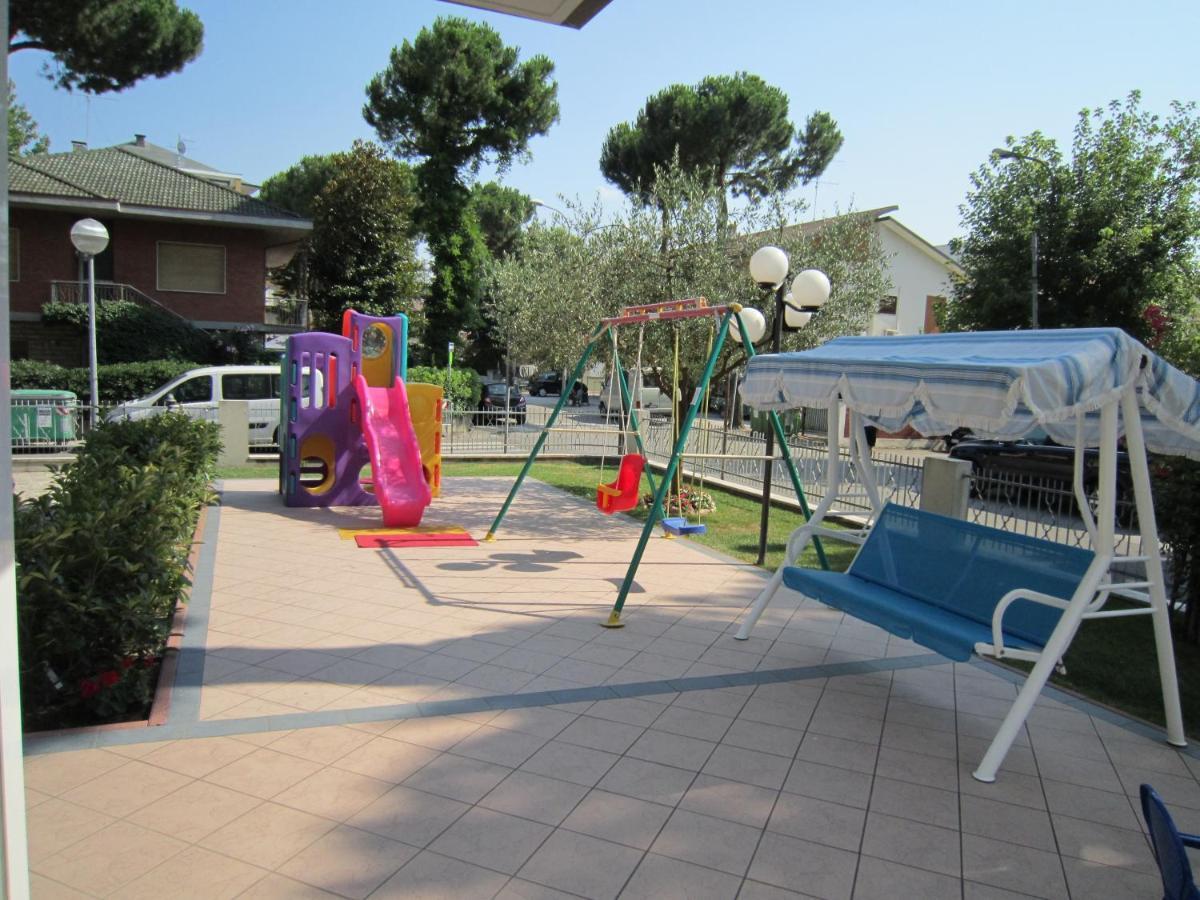 Residence Quadrifoglio Червия Екстериор снимка